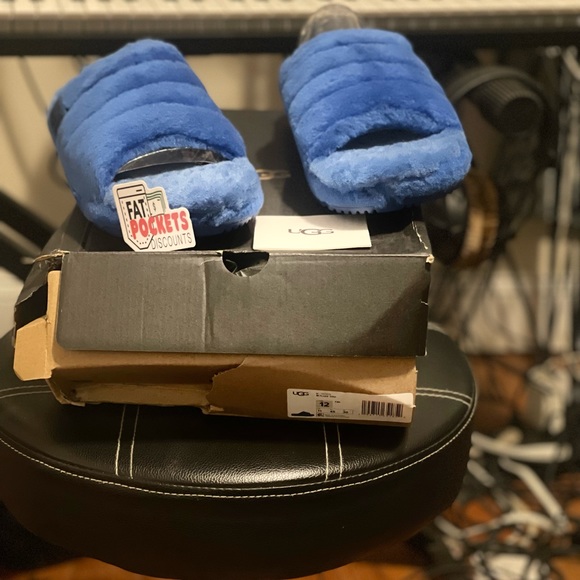 UGGS MEN’S Fluff You Slippers. ONLY BLUE AVAILABLE!!! - Picture 10 of 11